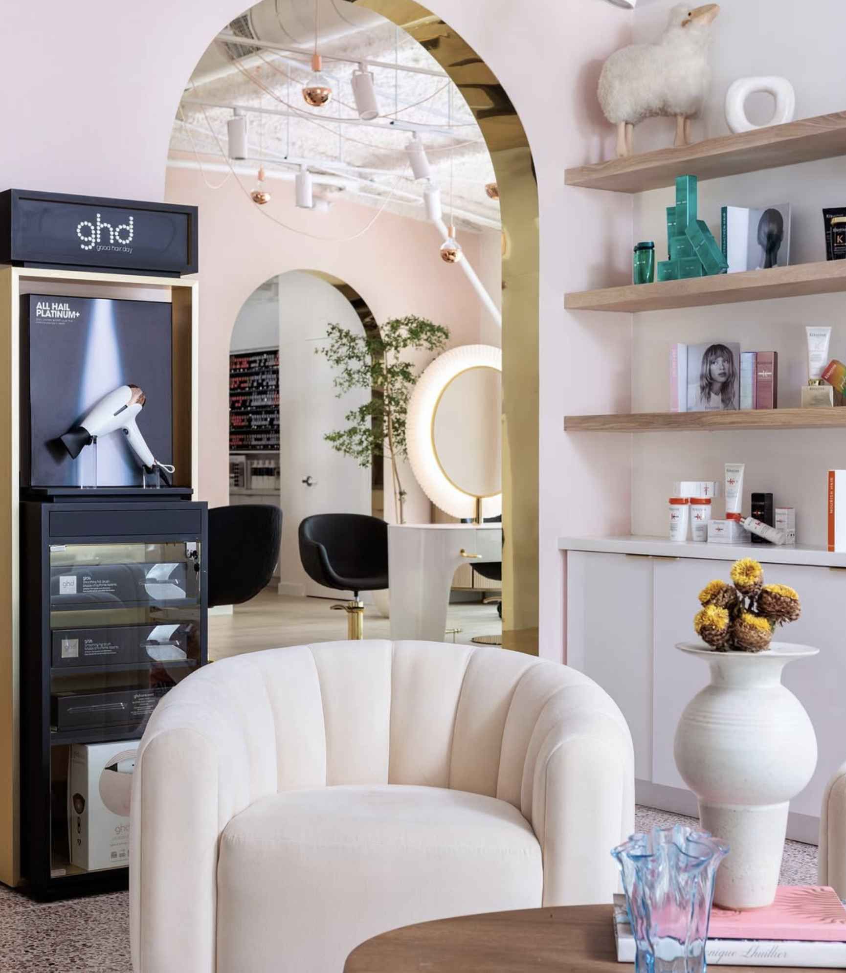 Luxury Hair, Smooth Experience: Why Studio A Salon in Houston Heights Is Your Top Choice for Color, Extensions & Styling in 2025